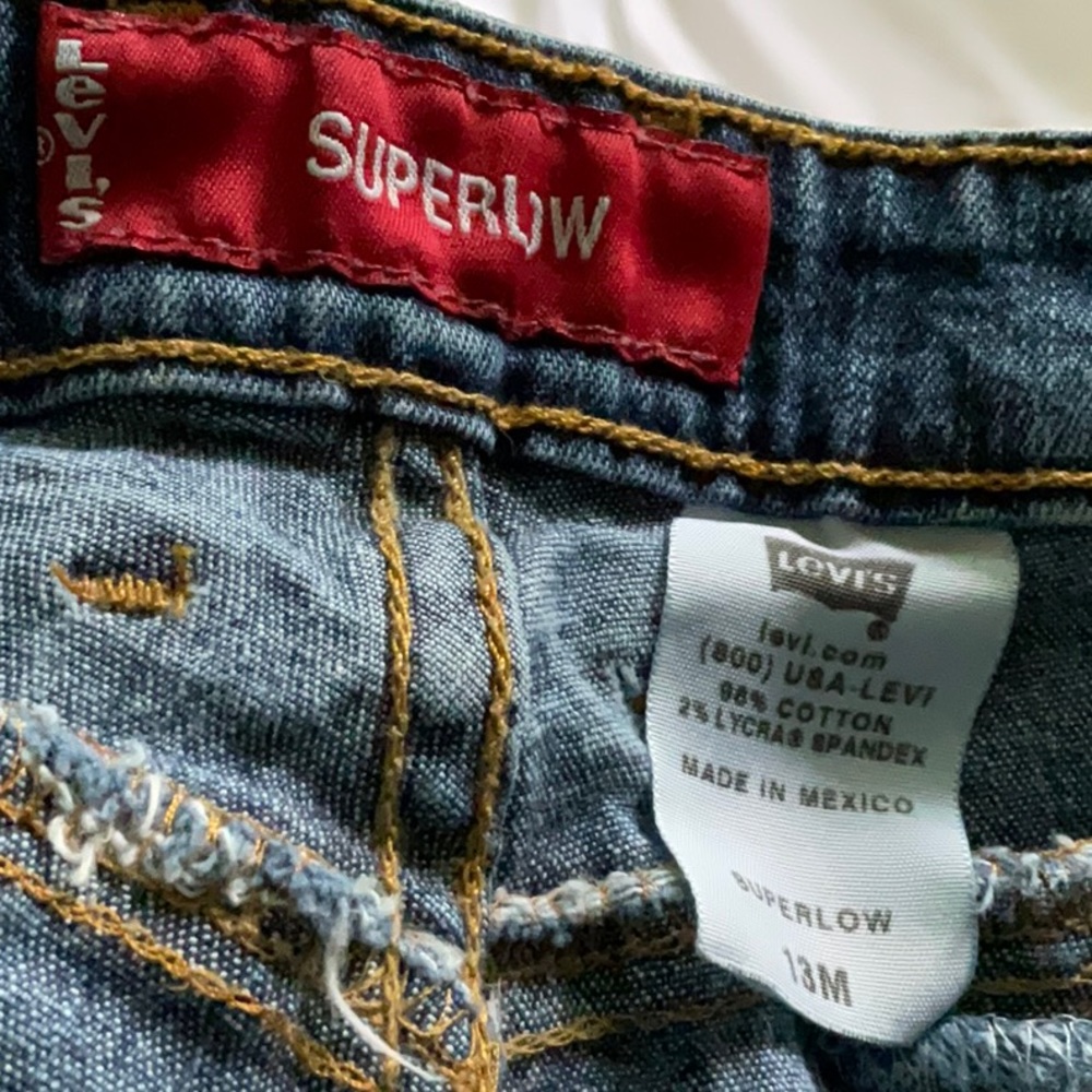 Super Low Levi’s Red Tag Blue Jeans Size Women Size 13M. - Picture 4 of 6